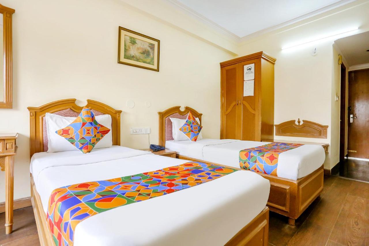 Fabhotel Altus Гургаон Экстерьер фото