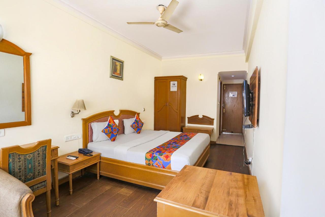 Fabhotel Altus Гургаон Экстерьер фото