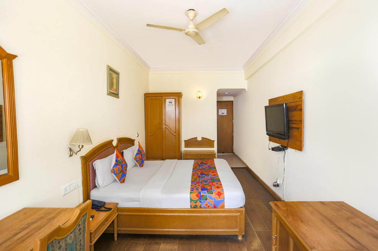 Fabhotel Altus Гургаон Экстерьер фото