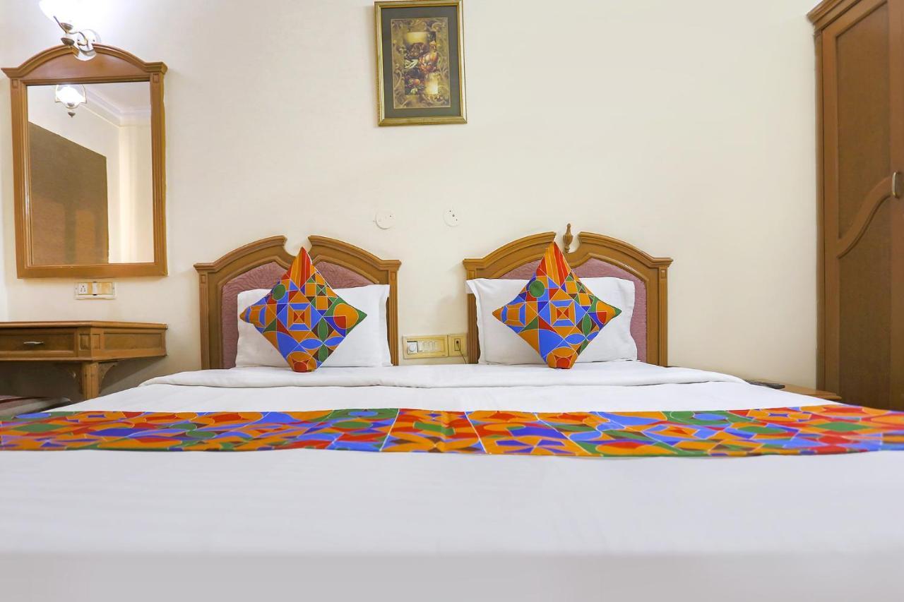 Fabhotel Altus Гургаон Экстерьер фото