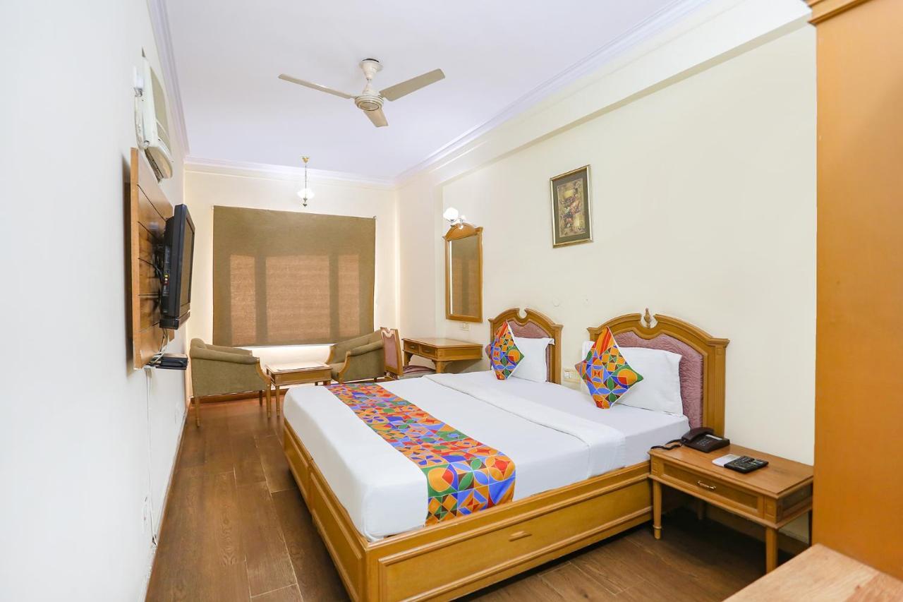 Fabhotel Altus Гургаон Экстерьер фото