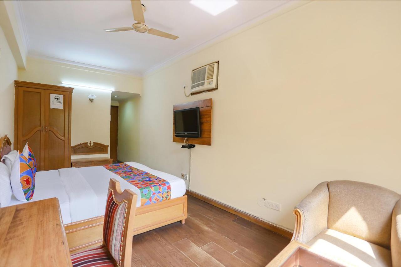 Fabhotel Altus Гургаон Экстерьер фото