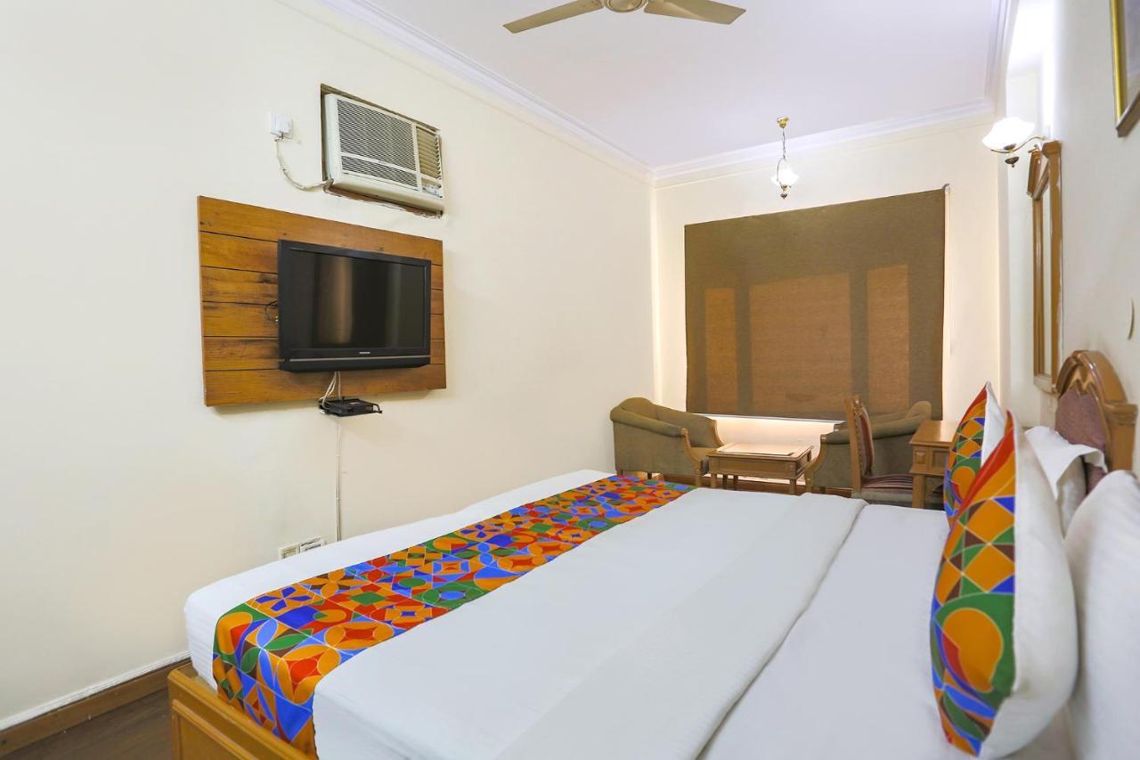 Fabhotel Altus Гургаон Экстерьер фото